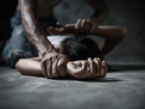 चलती वैन में महिला के साथ किया गैंगरेप , फरीदाबाद का मामला 2 को लिया हिरासत में: 3 घंटे घुमाया, फिर सड़क पर फेंककर भाग गए image search 1767182955271